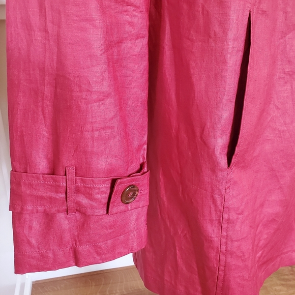 Nuage Hooded Rain Coat with Buttons - Picture 8 of 15